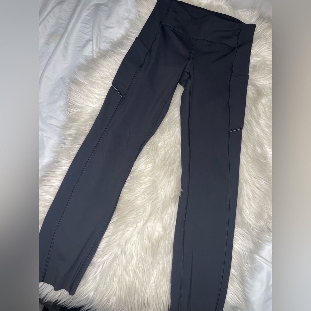 Lululemon - Picture 2 of 5